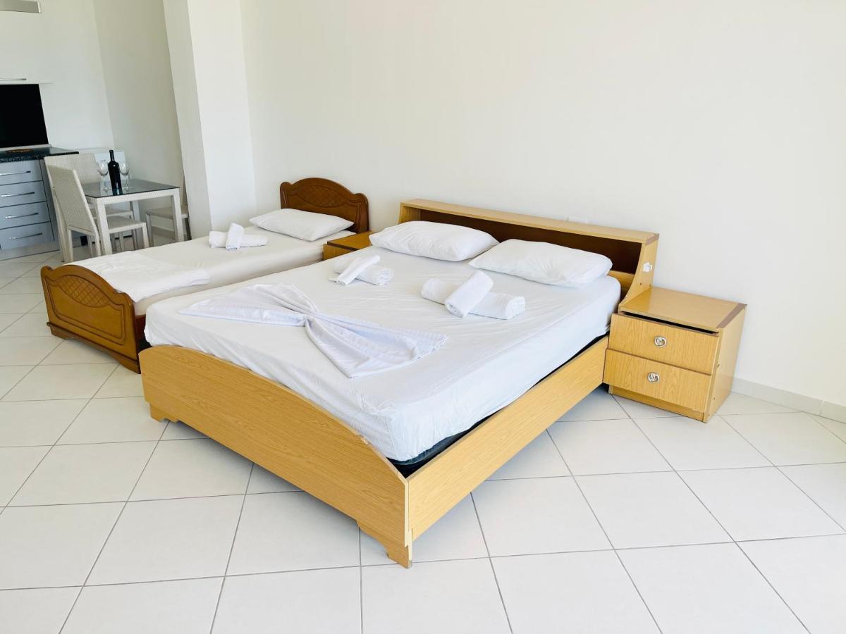 Jico Travel - Villa Colombo Вльора Екстер'єр фото