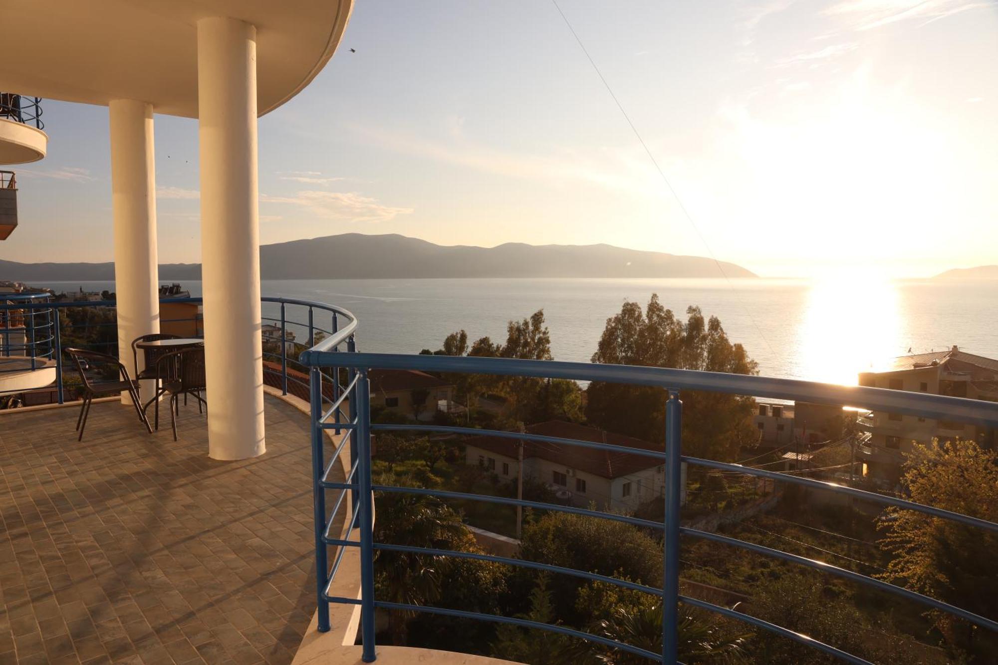 Jico Travel - Villa Colombo Вльора Екстер'єр фото
