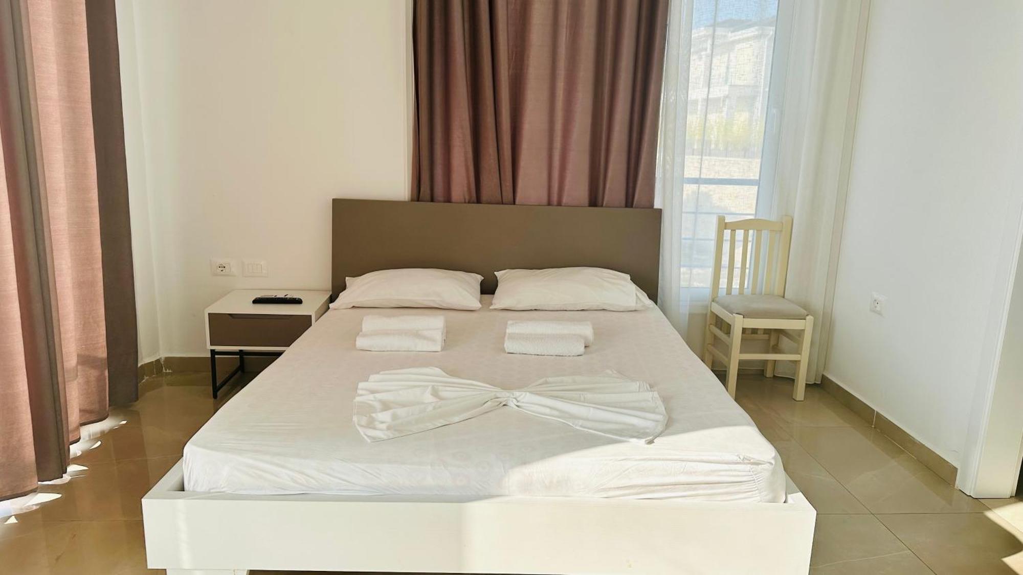 Jico Travel - Villa Colombo Вльора Екстер'єр фото