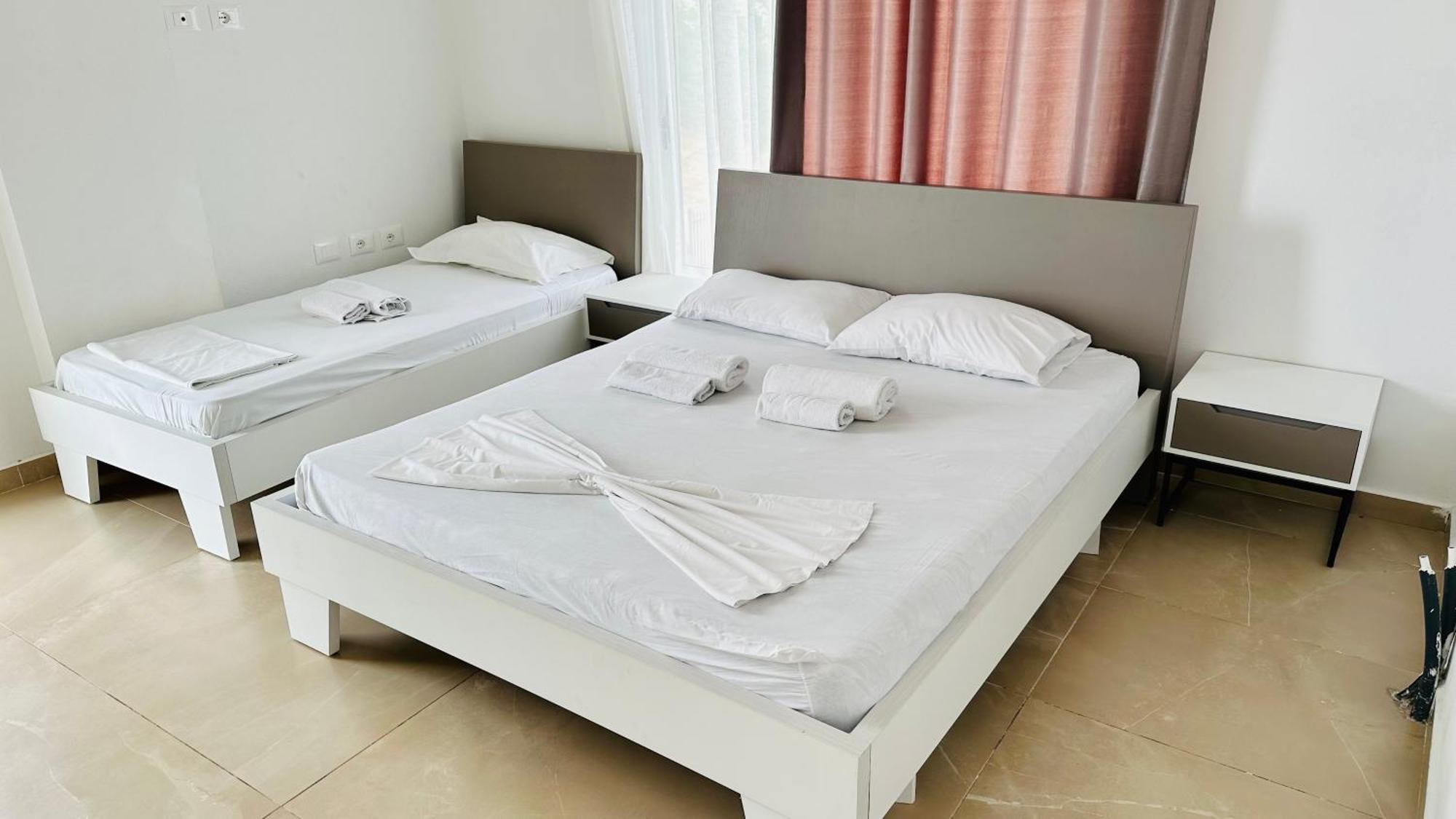 Jico Travel - Villa Colombo Вльора Екстер'єр фото