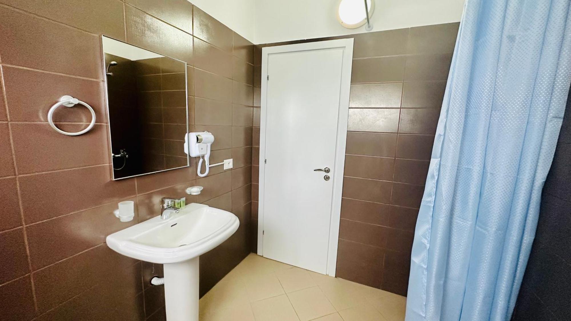 Jico Travel - Villa Colombo Вльора Екстер'єр фото