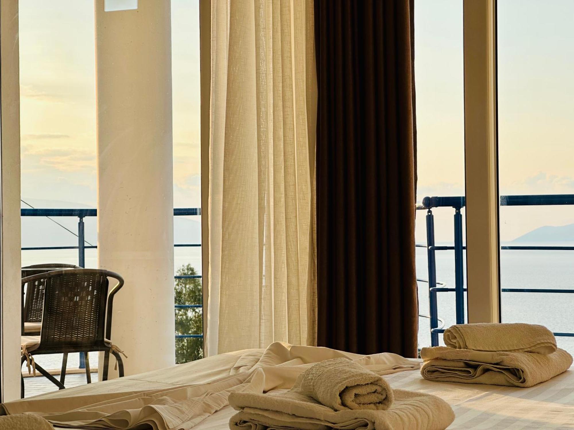 Jico Travel - Villa Colombo Вльора Екстер'єр фото